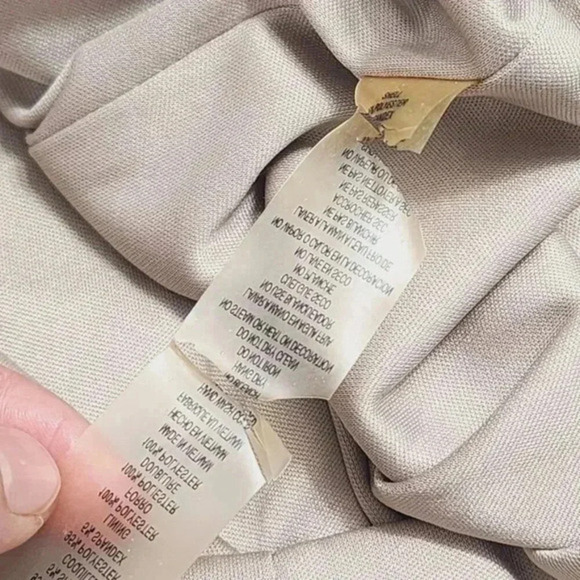 NWT‎ Vince Camuto Womens Long Sleeve Midi Dress Size 6 Gold Printed - Picture 9 of 10